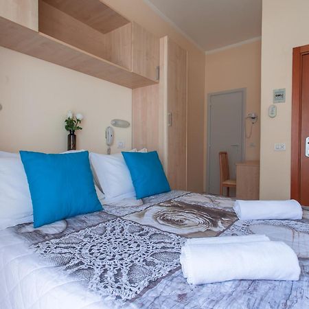 Hotel Giove Dipendenza Hotel Fiamma Cesenatico Oda fotoğraf