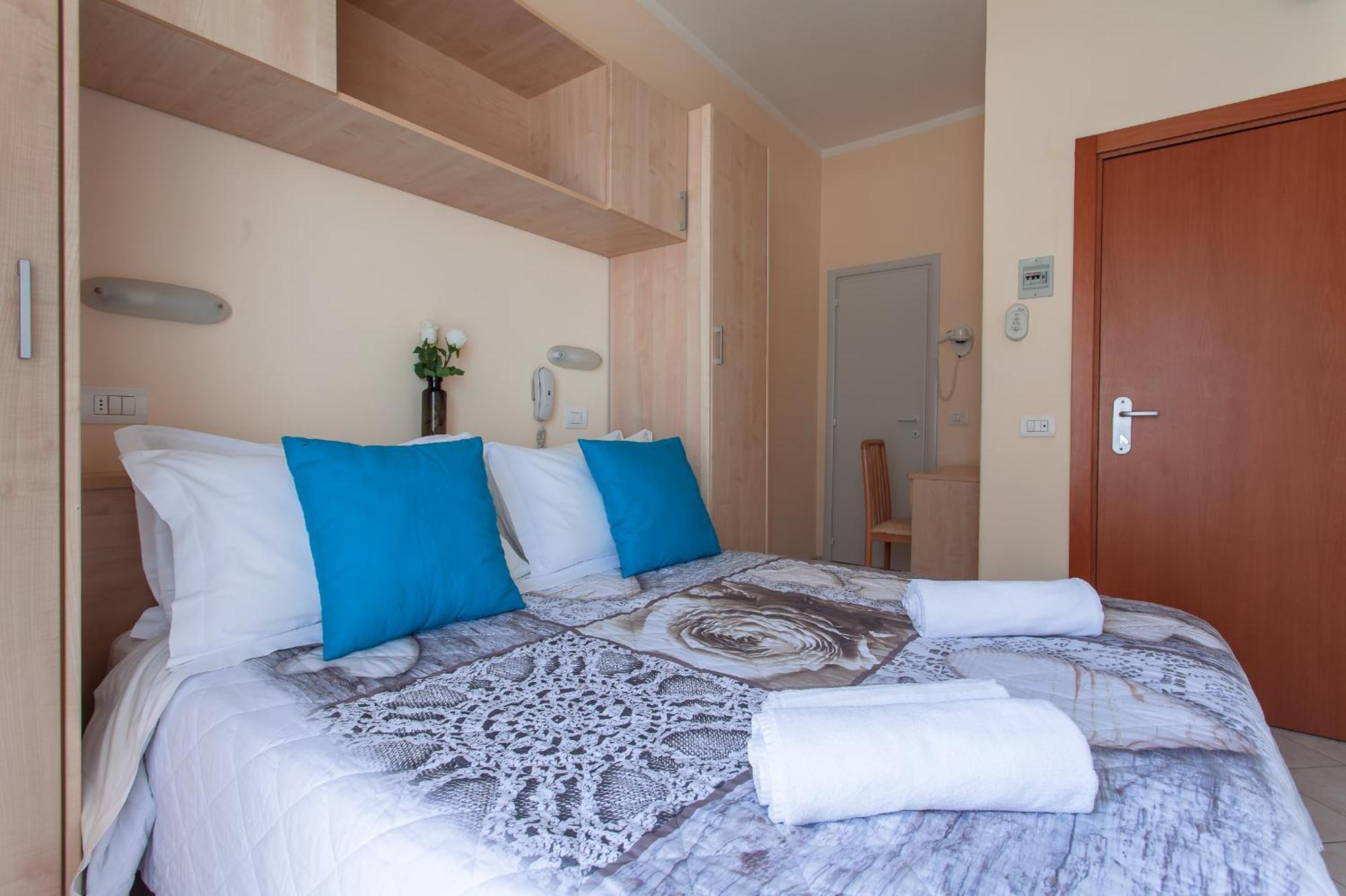 Hotel Giove Dipendenza Hotel Fiamma Cesenatico Oda fotoğraf