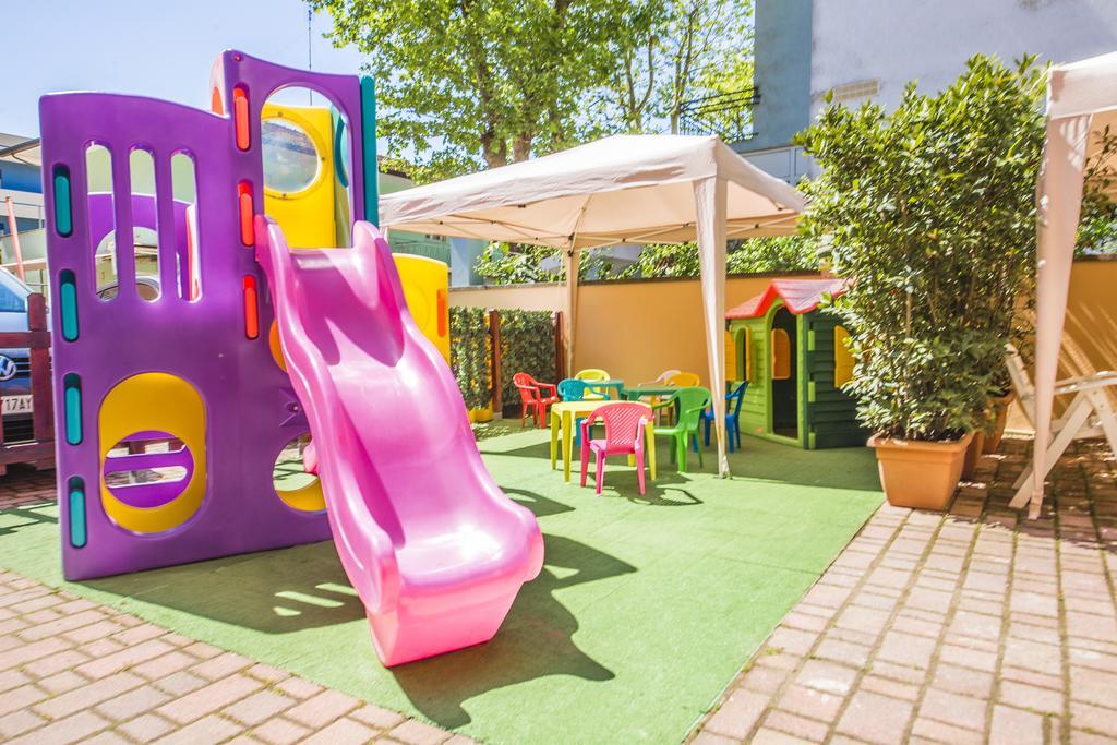 Hotel Giove Dipendenza Hotel Fiamma Cesenatico Dış mekan fotoğraf