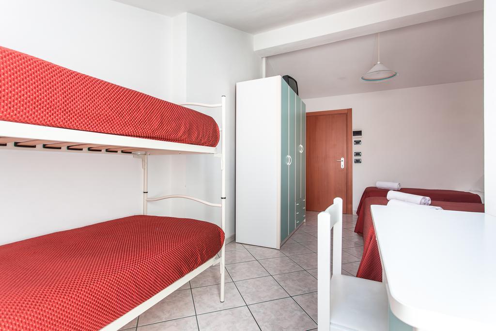 Hotel Giove Dipendenza Hotel Fiamma Cesenatico Oda fotoğraf